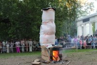Фестивальный огонь «Города ремёсел» в Вологде гончары передали кузнецам