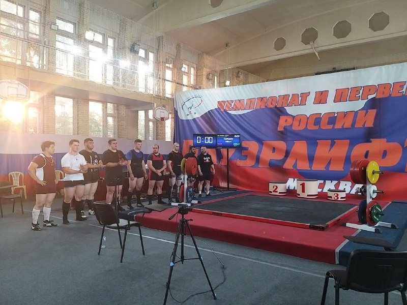 Четыре спортсмена из Вологодской области стали серебряными медалистами на чемпионате России по пауэрлифтингу